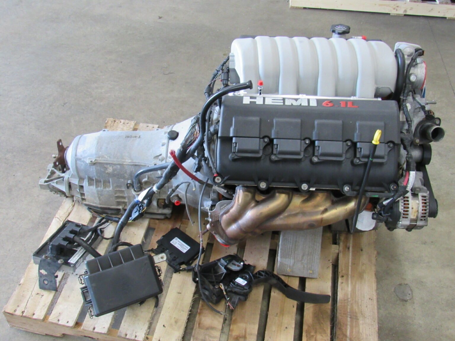 07-10 Charger 300 Challenger SRT8 6.1L V8 Hemi Engine Transmission